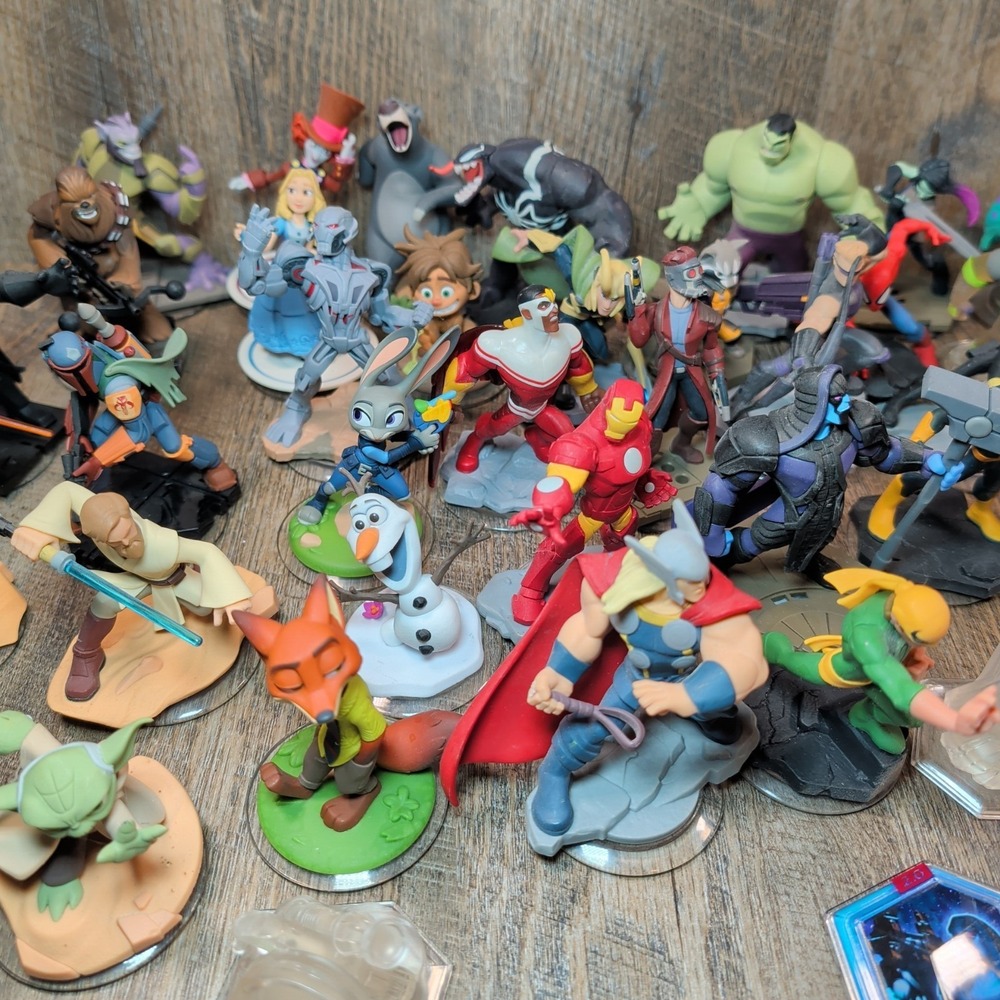 Disney Infinity 1.0 2.0 3.0 Xbox 360 Massive Lot Of 44 Figures 2 Portals+ Extras - Picture 5 of 13